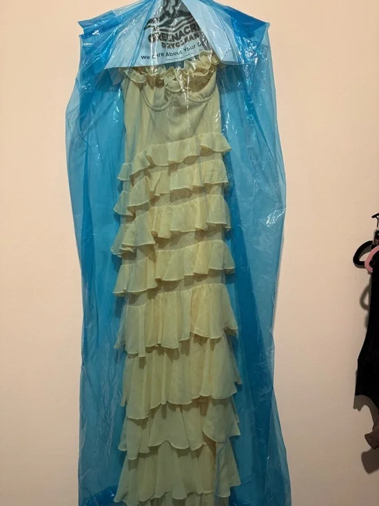 MAJORELLE Avalee Gown in Baby Yellow Size Small - Picture 10 of 14